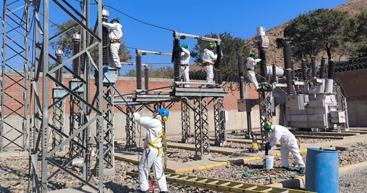Mantenimiento de una subestación eléctrica con equipo de protección